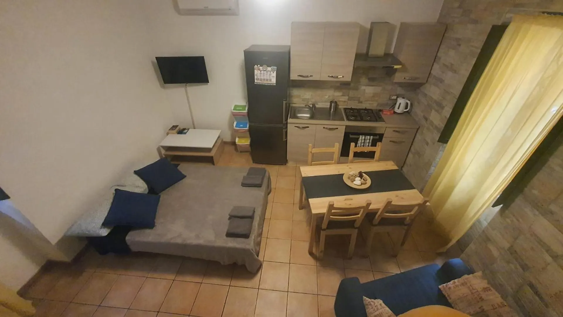 Castellano Home - Ursino Aeroporto di Catania Fontana Rossa 0*,  Italia
